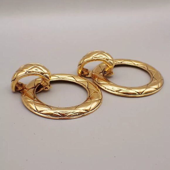 CHANEL Logo Matelasse Round Drop Earrings Clip-On Gold France 82RL068 - Picture 12 of 14